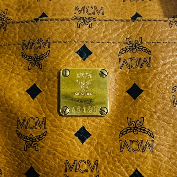 Sold!!Authentic MCM XL Germany tote - Picture 9 of 11